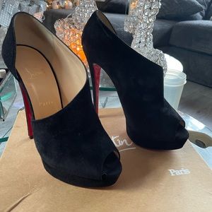 Christian Louboutin Verita Black Suede pumps worn once size 41.5
